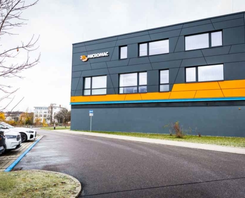 Die Einfahrt zum Haupteingang